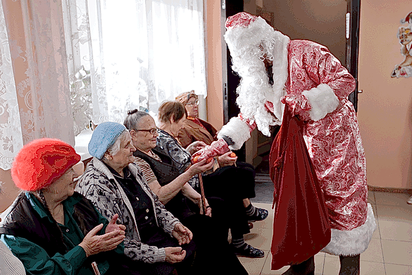 Концерт в доме престарелых в Алматы